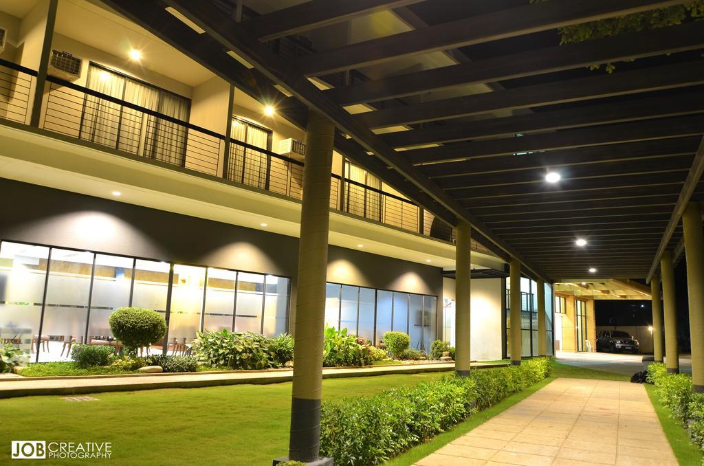 Rivermount Hotel And Resort Sarrat Exterior photo