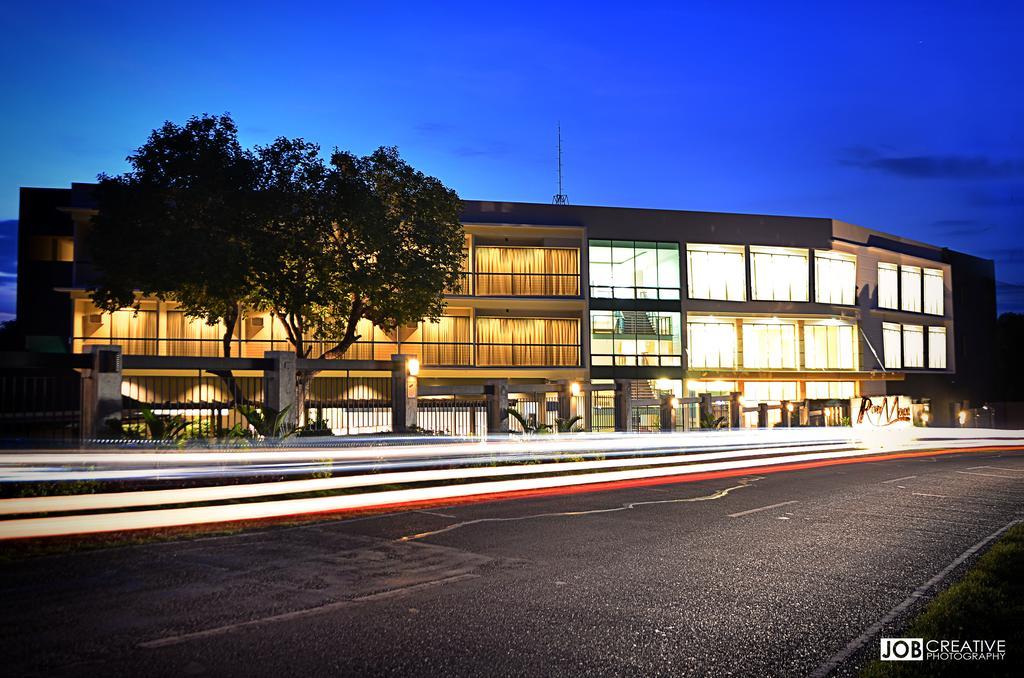 Rivermount Hotel And Resort Sarrat Exterior photo