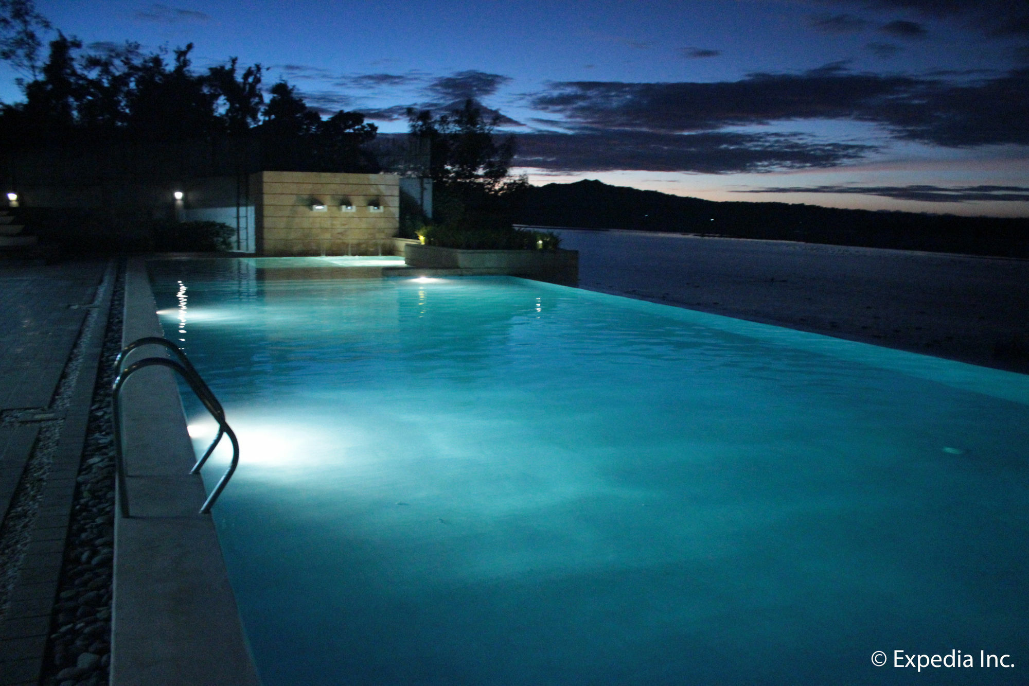 Rivermount Hotel And Resort Sarrat Exterior photo
