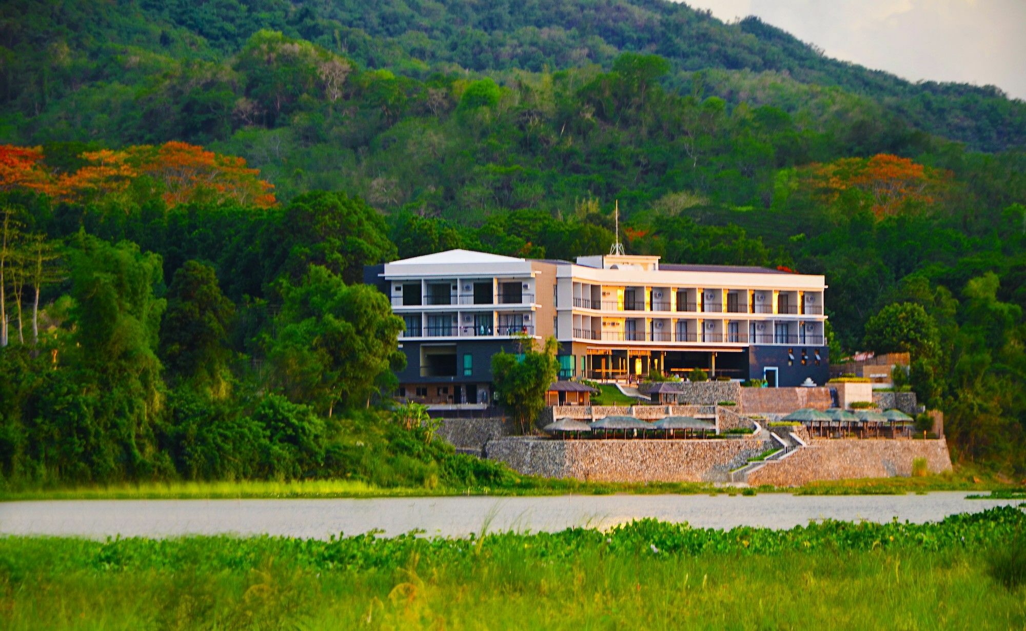 Rivermount Hotel And Resort Sarrat Exterior photo